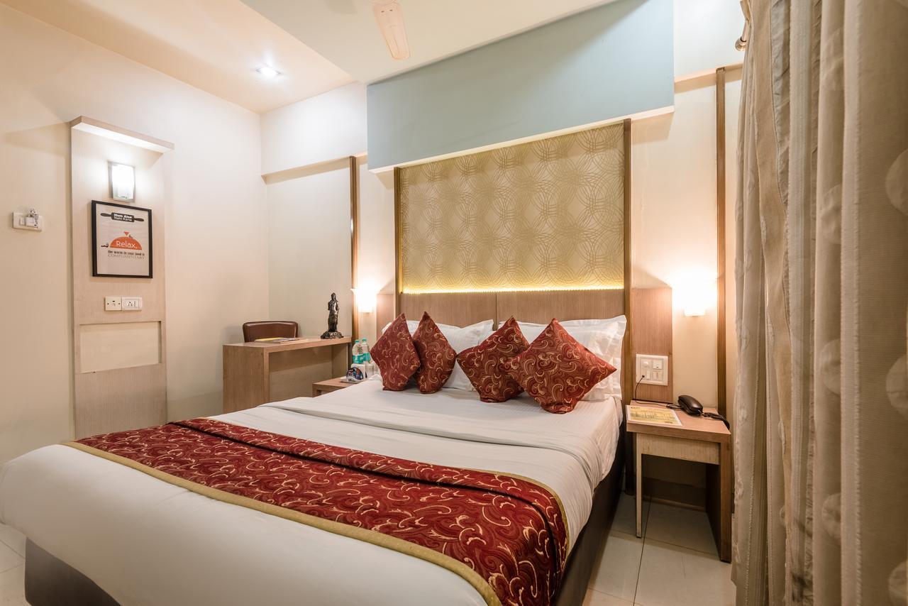 Hotel Panchratna Panvel Exteriör bild