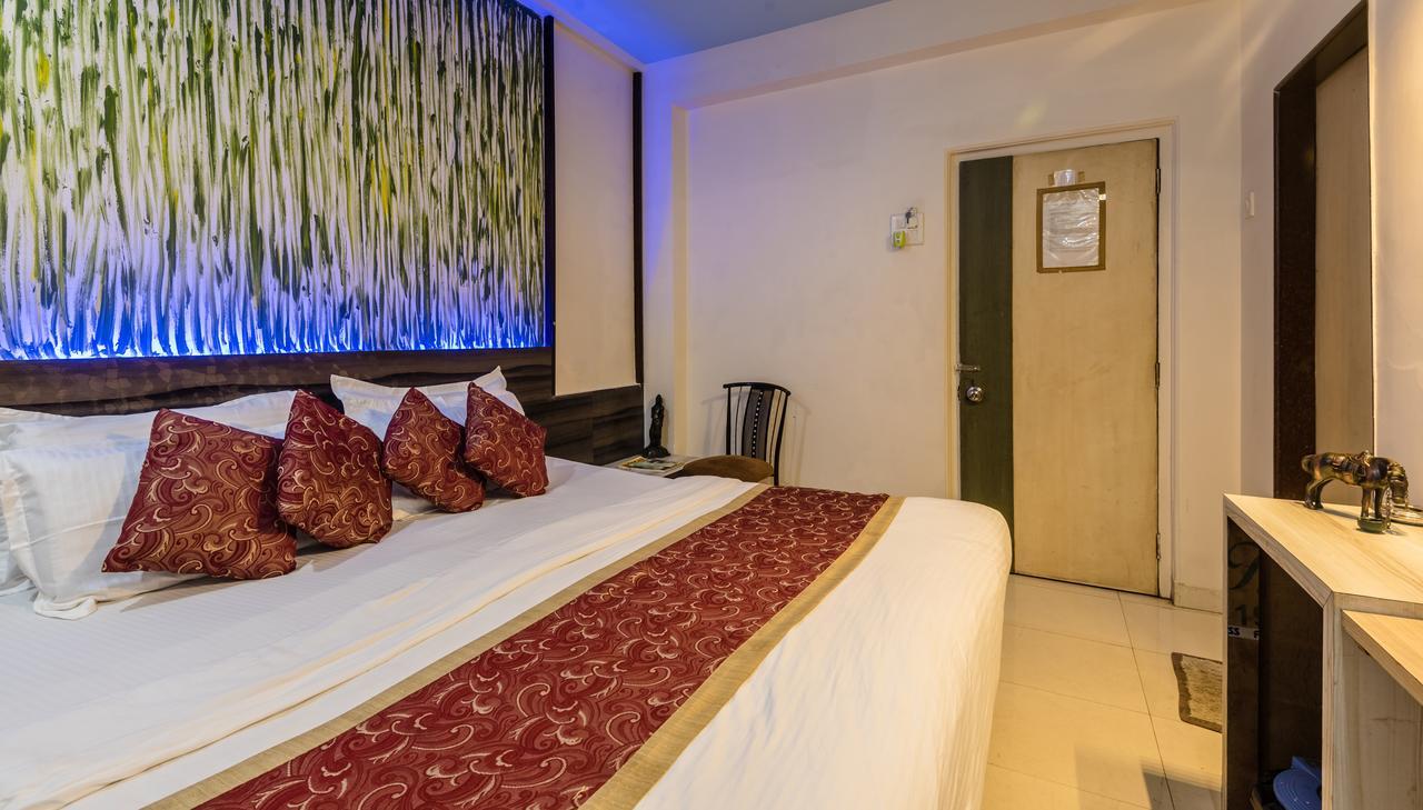 Hotel Panchratna Panvel Exteriör bild