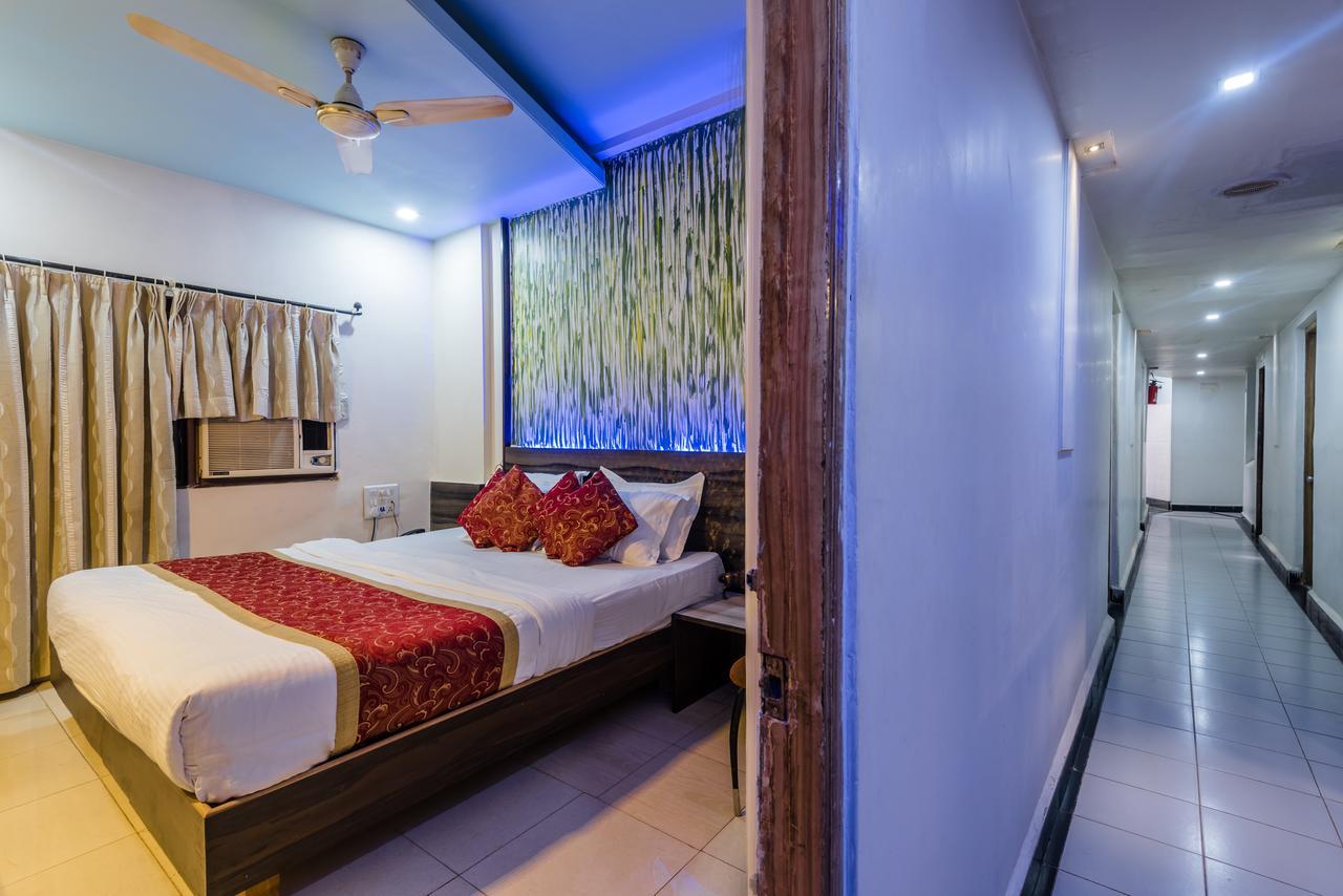 Hotel Panchratna Panvel Exteriör bild