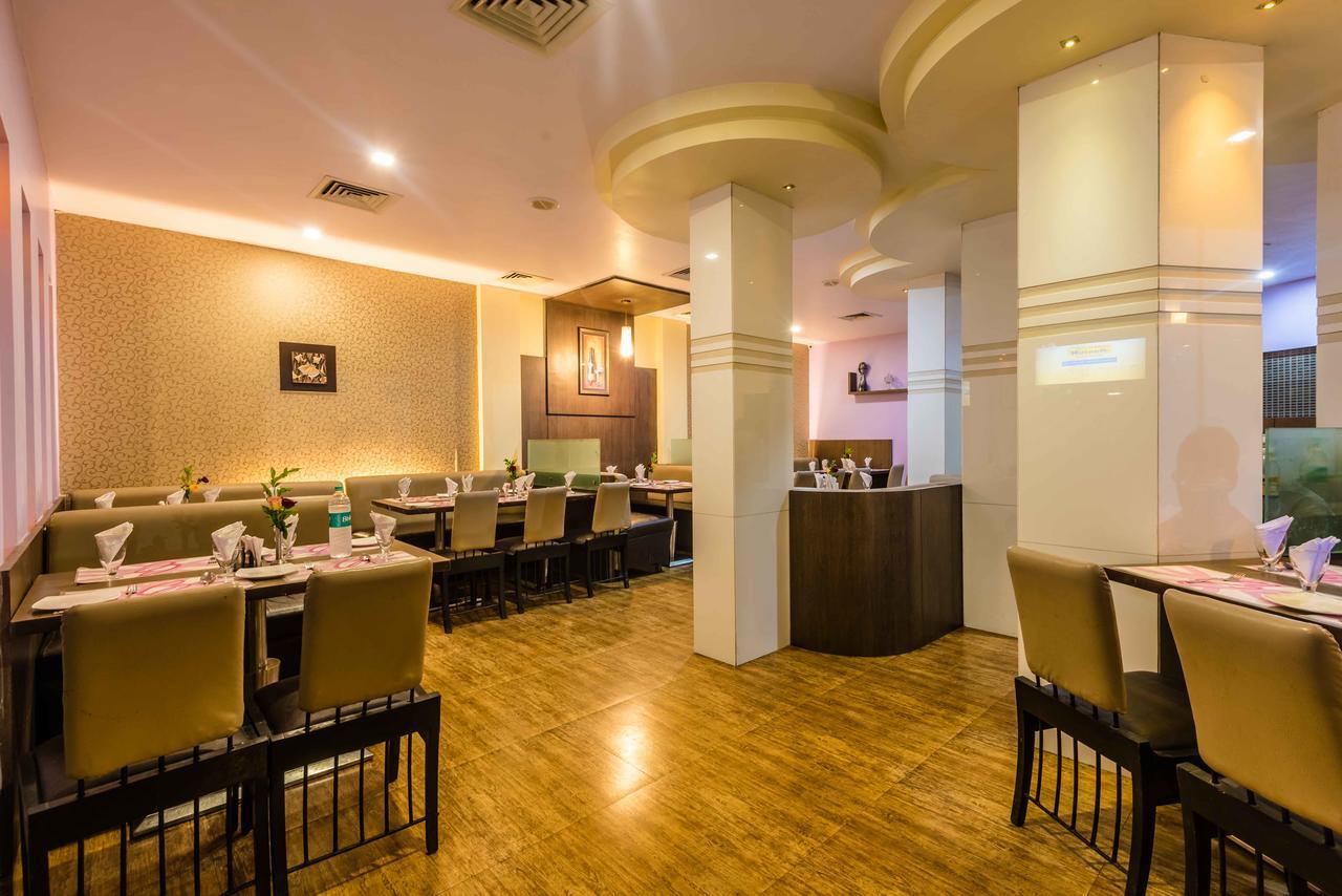 Hotel Panchratna Panvel Exteriör bild
