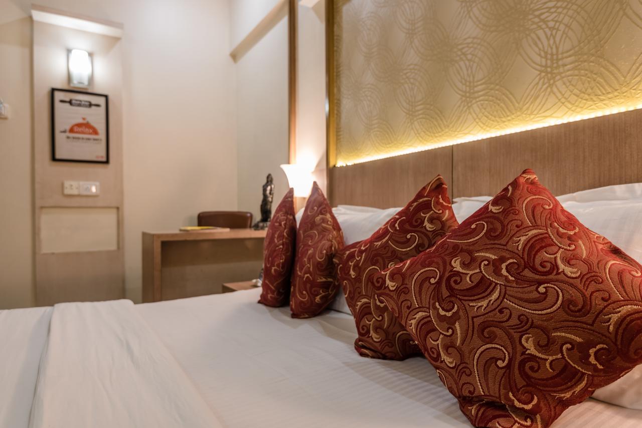 Hotel Panchratna Panvel Exteriör bild