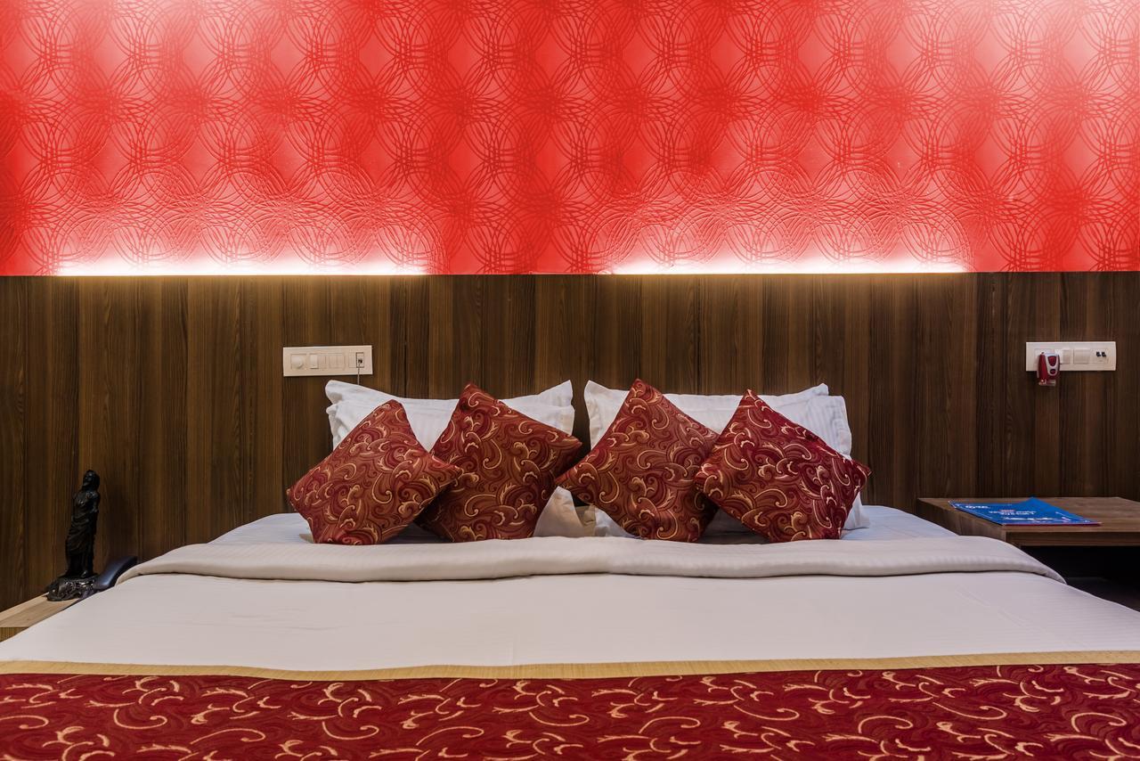 Hotel Panchratna Panvel Exteriör bild