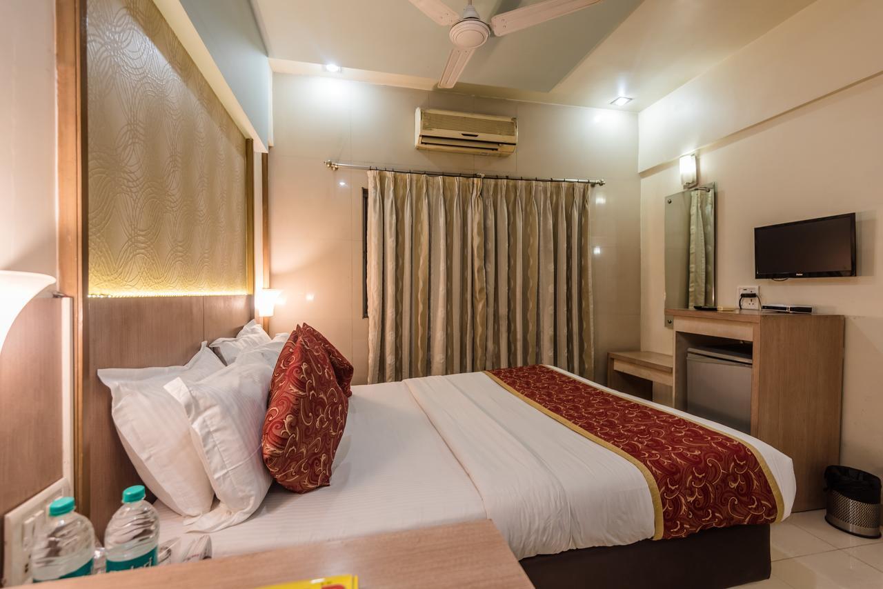 Hotel Panchratna Panvel Exteriör bild