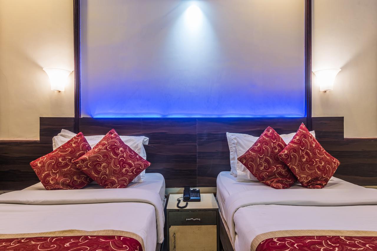 Hotel Panchratna Panvel Exteriör bild
