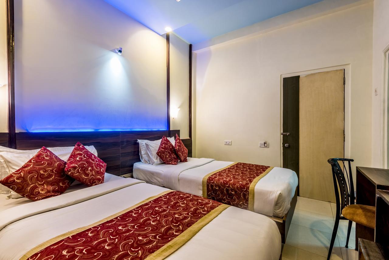 Hotel Panchratna Panvel Exteriör bild