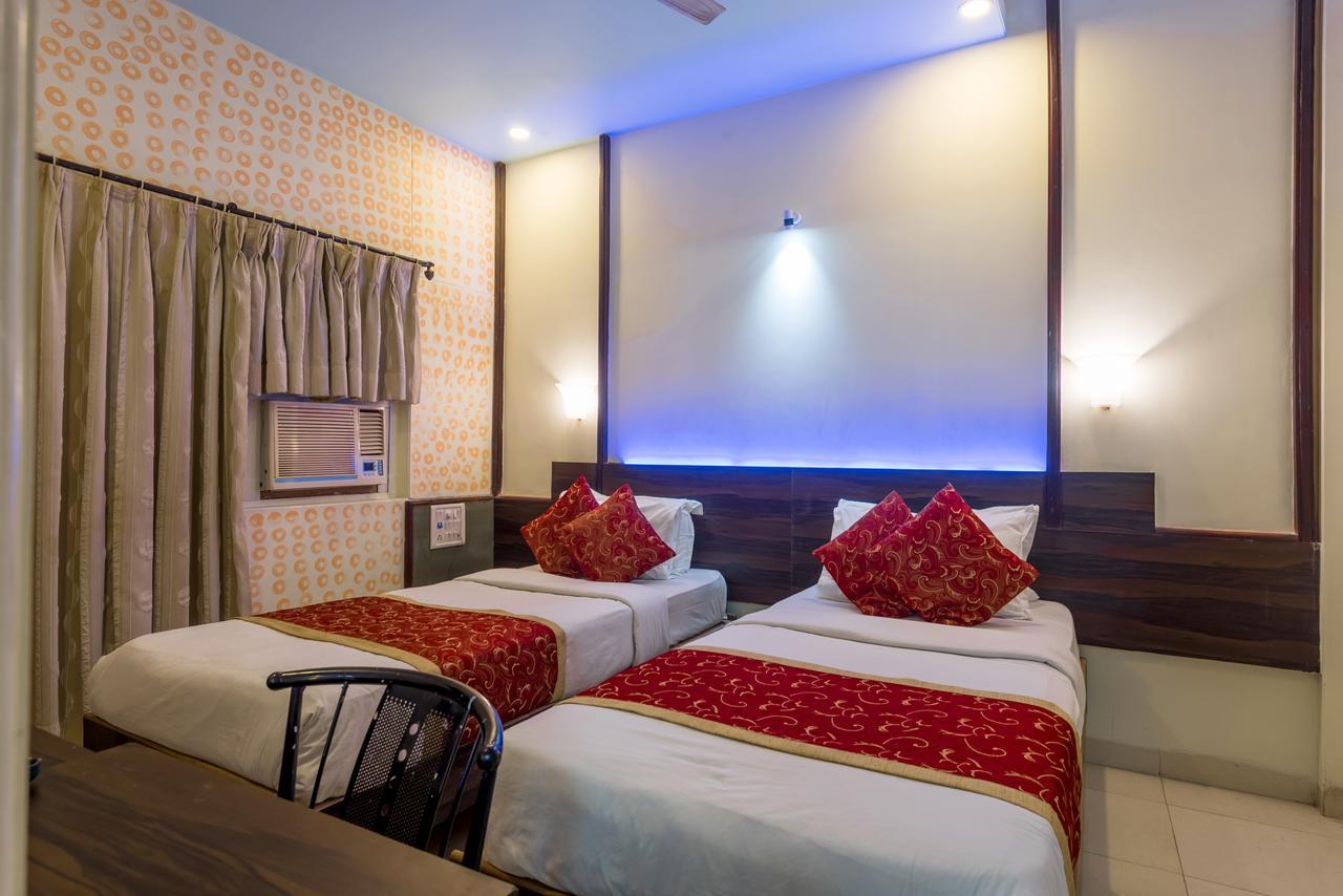 Hotel Panchratna Panvel Exteriör bild
